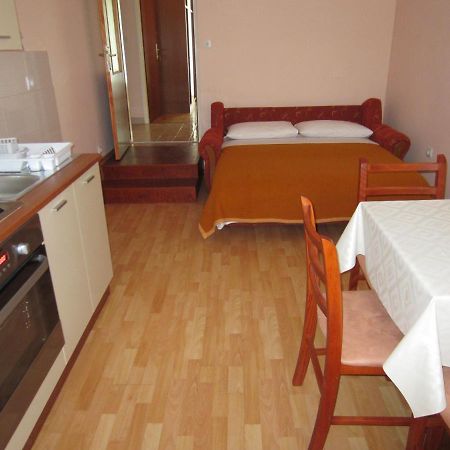 Ivic Apartments Vodice Croatia Екстериор снимка