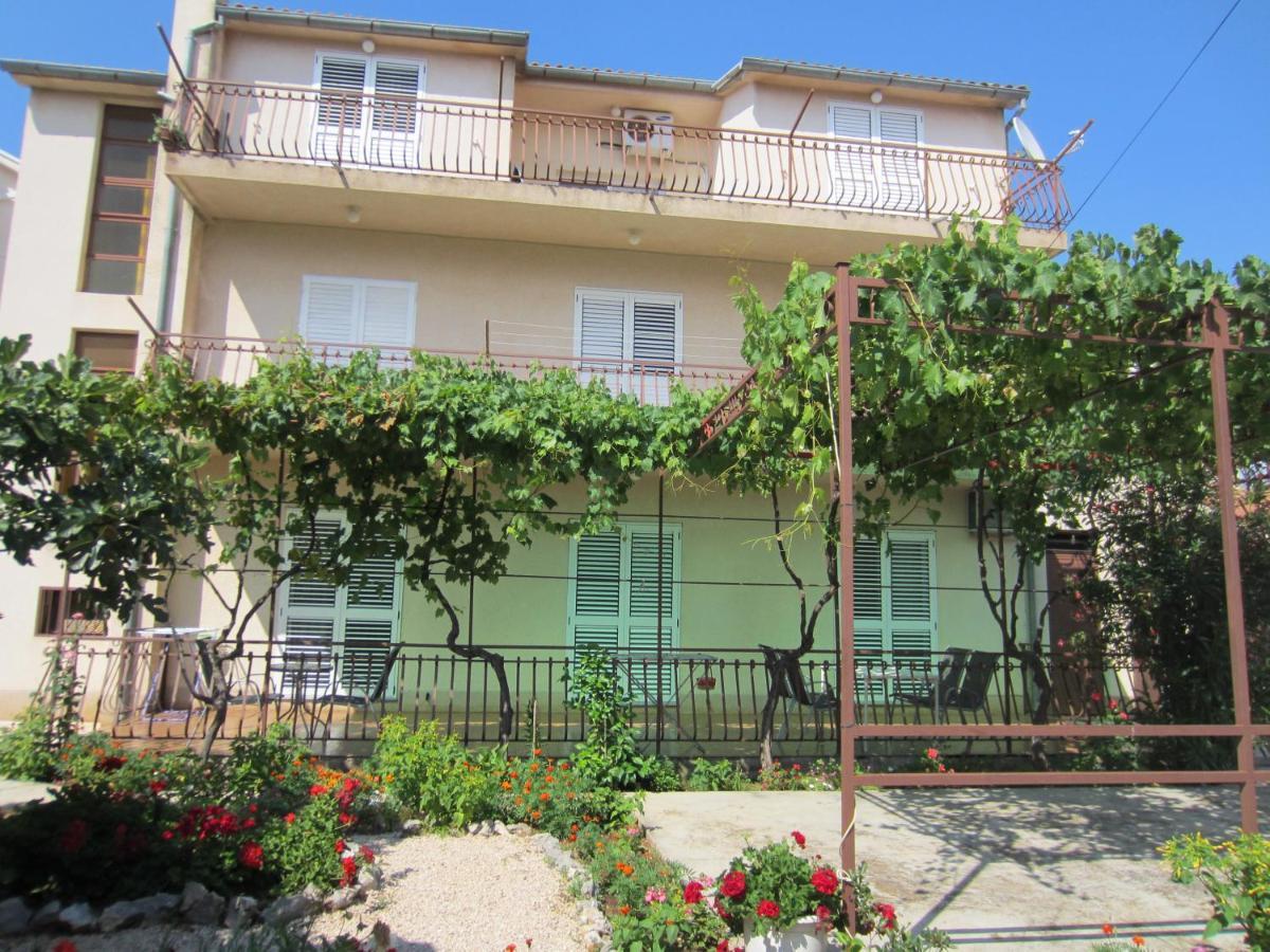 Ivic Apartments Vodice Croatia Екстериор снимка