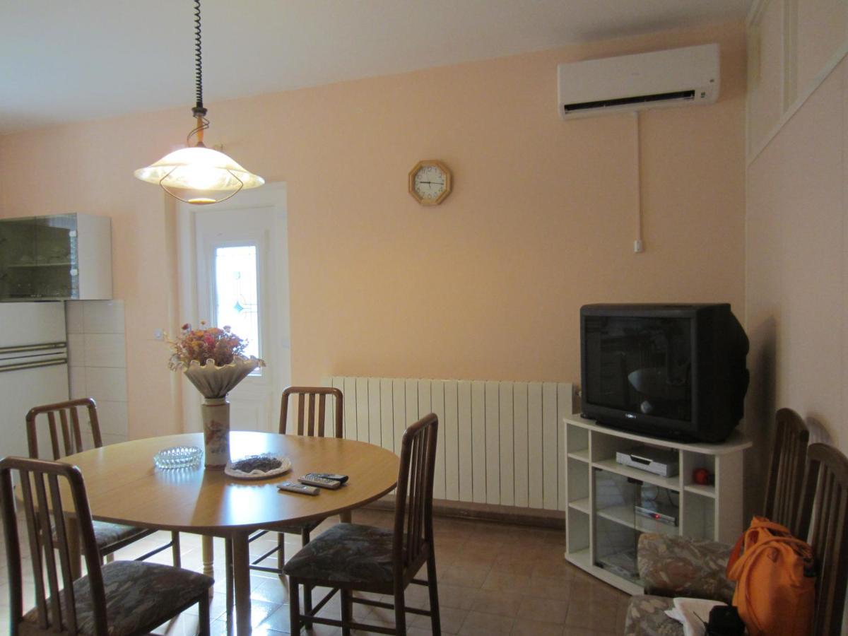 Ivic Apartments Vodice Croatia Екстериор снимка